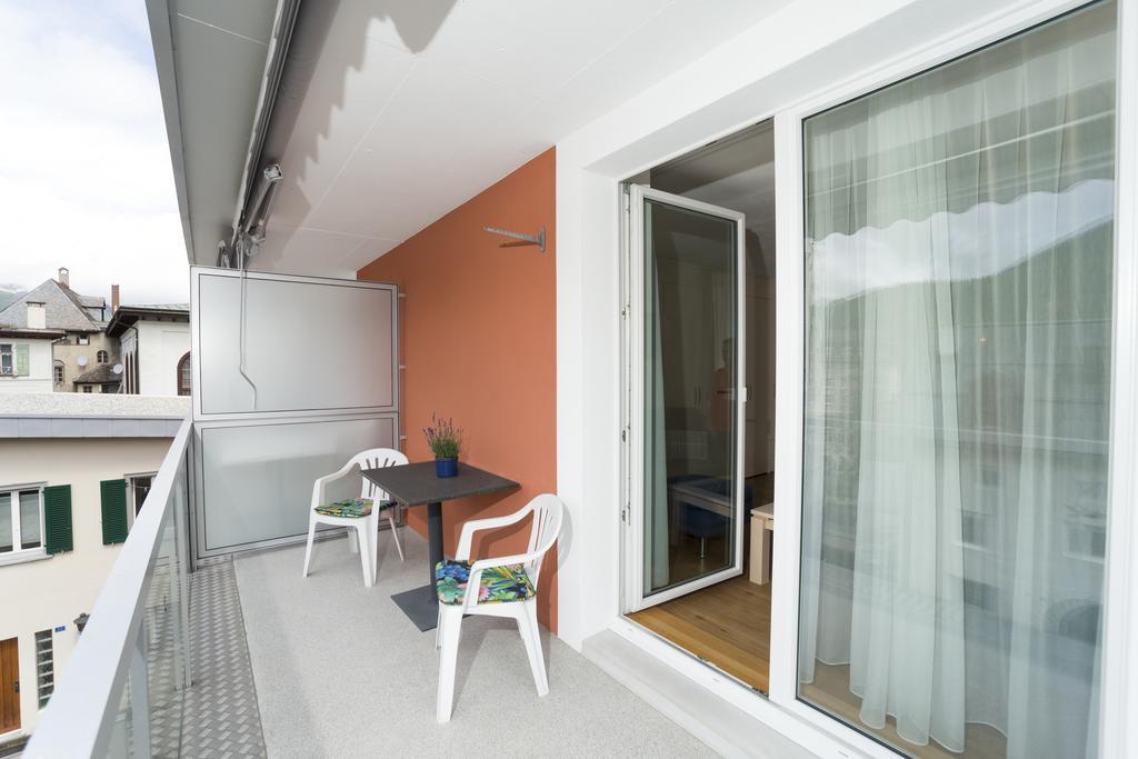 Chesa Quadrella Zimmer Mit Kuechenzeile Inklusive Bergbahnen Im Sommer-Ausser Studio Pontresina Ruang foto