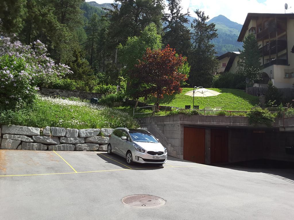 Chesa Quadrella Zimmer Mit Kuechenzeile Inklusive Bergbahnen Im Sommer-Ausser Studio Pontresina Bagian luar foto