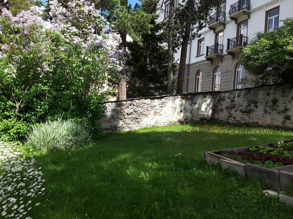 Chesa Quadrella Zimmer Mit Kuechenzeile Inklusive Bergbahnen Im Sommer-Ausser Studio Pontresina Bagian luar foto